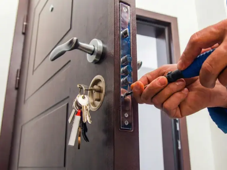 Porta blindada em Praia Grande – instalação e manutenção