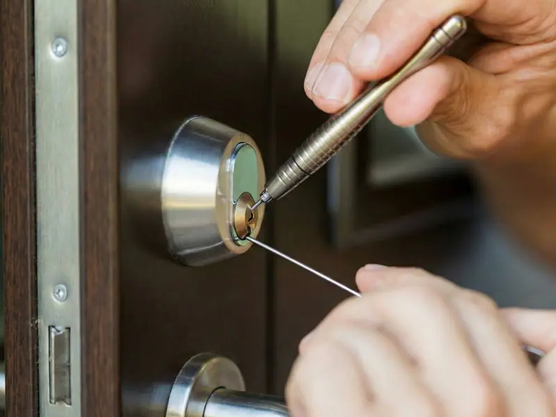 Instalação de fechadura eletrônica em Praia Grande